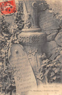 Asnières Sur Seine           92     Cimetière Des Chiens.   Monument De Bob    N°18          (voir Scan) - Asnieres Sur Seine