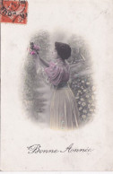 Bonne Année--Nouvel  An --- Femme Et Fleurs   ( Belle Robe ) - Anno Nuovo