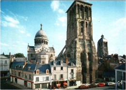 CPM 37 Tours - Brasserie-crêperie "La Cloche", Tour Charlemagne, Tour De L'Horloge Et Basilique Saint-Martin TBE - Restaurantes