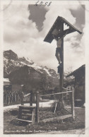 D9288) Motiv Von ALM Bei SAALFELDEN - Holzkreuz U. Zaun - Saalfelden