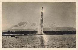 SUISSE - Genève - Jet D'eau Au Coucher Du Soleil - Carte Postale Ancienne - Genève