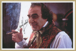 David Suchet - Hercule Poirot - Authentic Signed Photo - 2000s - COA - Actores Y Comediantes 