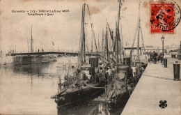 N°118546 -cpa Trouville -torpilleur à Quai- - Guerre