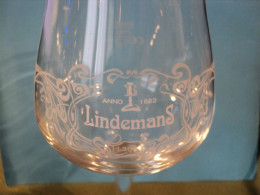 VERRE A BIERE LINDEMANS. 25 CL. LAMBIC. ANNO 1822 - Glasses