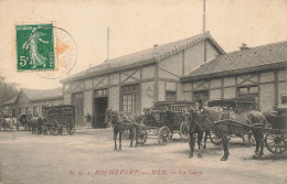 Rochefort Sur Mer * Place Et La Gare * Attelage * Ligne Chemin De Fer - Rochefort