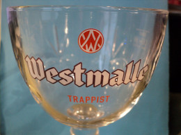 VERRE A BIERE WESTMALLE TRAPPIST. 33 CL. VERRE TAILLE - Bicchieri