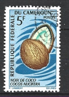CAMEROUN. N°445 De 1967 Oblitéré. Noix De Coco. - Frutas
