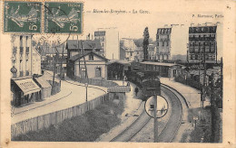 Bécon Les Bruyères        92        La Gare. Train    (voir Scan) - Autres & Non Classés