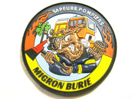 COLLECTION POMPIERS DU 17 MIGRON BURIE SCRATCH AU DOS 85MM - Feuerwehr