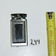 C244 Ancien Briquet - Vintage - Ludique 2 - Otros & Sin Clasificación