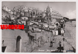 MATERA - UNA STRADA A S. PIETRO F/GRANDE VIAGGIATA  1960 ANIMAZIONE - Matera