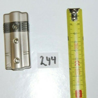 C244 Ancien Briquet - Vintage - Ludique 3 - Andere & Zonder Classificatie