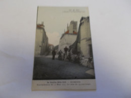 SOISSONS  ( 02 Aisne ) GUERRE 1914/15 BOMBARDEMENT 17 MARS 1915 OBUS DE 55 NON ECLATE  ANIMEES - Soissons