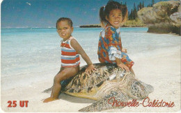 NUEVA CALEDONIA. NC-114. Ile Des Pins, Enfants à La Tortue. 2003. (019) - Nieuw-Caledonië