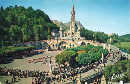 FRANCE - Lourdes - Les Malades Assistant Au Chemin De Croix - Carte Postale Ancienne - Lourdes