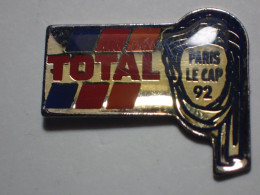 Pin's  TOTAL - Rallye Paris - Le Cap 92 - Carburants