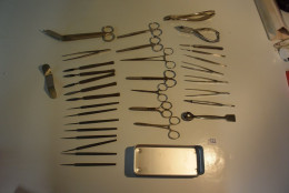 C122 33 Anciens Outils De Médecine WIPAMED GERMANY Ciseau Coupe Ongle Scalpel - Outil De Métier - Altri & Non Classificati