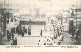 BELGIQUE - Funérailles Du Comte De Flandre - Le Clergé Précède Le Corps - Animé - Carte Postale Ancienne - Other & Unclassified