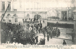 BELGIQUE - Funérailles Du Comte De Flandre - Le Corps Porté Par Des Sous-officiers - Animé - Carte Postale Ancienne - Andere & Zonder Classificatie