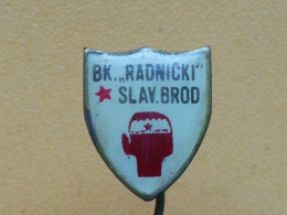 Badge Z-52-1 - BOX, BOXE,- BOXING CLUB RADNICKI SLAVONSKI BROD, CROATIA - Boxen