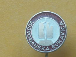 Badge Z-52-2 - BOX, BOXE, BOXING, TOURNAMENT VOJVODJANSKA RUKAVICA, VOJVODINA, SERBIA - Boksen