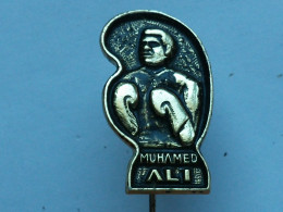 Badge Z-52-2 - BOX, BOXE,- BOXING, Muhammad Ali, Cassius Marcellus Clay - Boxe