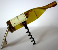 TIRE BOUCHON DECAPSULEUR MAGNET En Forme De Bouteille De BOURGOGNE Blanc - Bottle Openers
