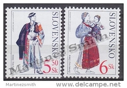 Slovakia - Slovaquie 2001 Yvert 341-42 Traditional Costumes - MNH - Unused Stamps