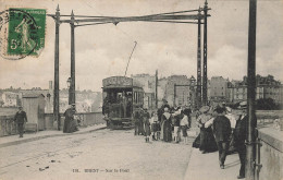 Brest * Route , Sur Le Pont * Tram Tramway - Brest