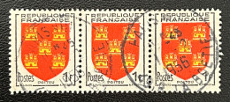 FRA0952Ux3h - Armoiries De Provinces (VI) - Poitou - Stripe Of 3x1 F Used Stamps - 1953 - France YT 952 - 1941-66 Escudos Y Blasones