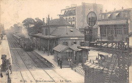 Bois Colombes         92            Intérieur De La Gare   N° 2       (voir Scan) - Andere & Zonder Classificatie