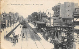 Bois Colombes         92             Intérieur De La Gare   N° 50      (voir Scan) - Sonstige & Ohne Zuordnung