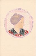 Stamps * CPA à Système De Collage De Timbres ! * Tête De Femme Dans Un Médaillon - Timbres (représentations)