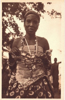 Carte POSTALE Ancienne De  ABOMEY - Féticheuse Avec Son Python - Benin