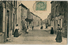 85 - La Chataigneraie : La Grande Rue - La Chataigneraie