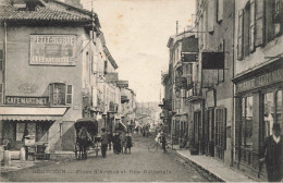 Bourgoin * Place D'armes Et Rue Nationale * Café MARTINET * Pharmacie Centrale * Commerces Magasins Villageois - Bourgoin