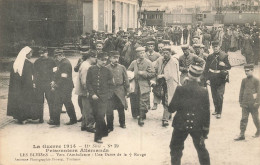 Toulouse * Les Blessés , Vers L'ambulance , Une Dame De La Croix Rouge * Guerre 1914 Prisonniers Allemands * Red Cross - Toulouse