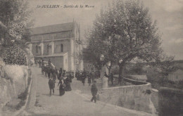 13 / MARSEILLE / SAINT JULIEN / SORTIE DE LA MESSE - Saint Barnabé, Saint Julien, Montolivet