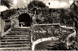 CPM Montfaucon-sur-Moine Grotte De La Maison De Repos (1180577) - Montfaucon