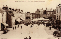 CPA Angerville La Place Marche Aux Grains FRANCE (1371337) - Angerville