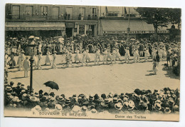 34 BEZIERS Souvenir De Jour De Fete La Danse Des Treilles Sur La Place No 3 Clareton édit     1911 écrite   D04 2019  - Beziers