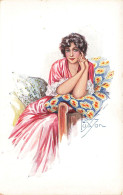 ARTS - Peintures Et Tableaux - Une Dame Appuyant Ses Bras Sur Le Coussin Du Canapé - Law Ludson - Carte Postale Ancienne - Malerei & Gemälde