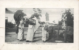 JAPON - Femme élégantes Et Enfant En Promenade à Kobé - Carte Postale Ancienne - Autres & Non Classés