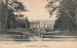 Moreuil * Vue Sur Le Château Du Village - Moreuil