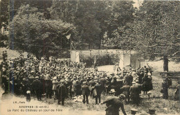 AVERNES Le Parc Du Château Un Jour De Fête - Avernes