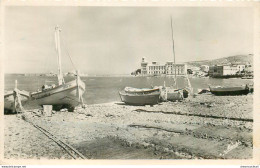 (GA.S) Photo Cpsm Petit Format 66 BANYULS-SUR-MER. Plage Et Musée Arago - Banyuls Sur Mer