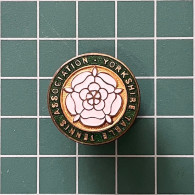 Badge Pin ZN013108 - Table Tennis (Ping Pong) England Yorkshire Association Federation Union - Tischtennis