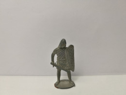 Kinder :   Krieger 1 -12 Jh. - 1970-80 - Normannischer Krieger - Ohne Kennung - Zink - 40mm - Figurine In Metallo