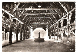 CPSM 37 (Indre-et-Loire) Richelieu - Les Halles, Chef D'oeuvre De Charpente Du XVIIe TBE - Plazas De Mercados