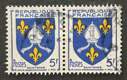 FRA1005Ux2h8 - Armoiries De Provinces (VII) - Saintonge - Pair Of 5 F Used Stamps - 1954 - France YT 1005 - 1941-66 Wappen